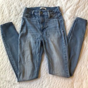 hollister jeans